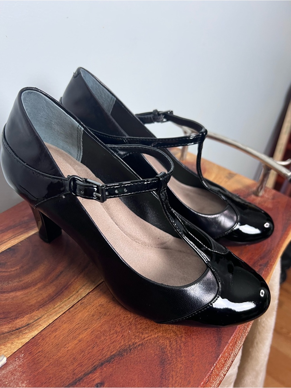 Giani Bernini Black Patent T-Strap Mary Jane Pumps Women’s 8 M